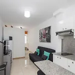 Apartament Comfy Renovated Next To The
